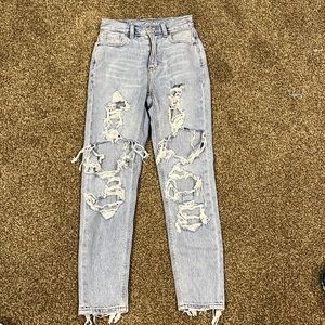 American Eagle Ripped Mom Jean, Size US 000!